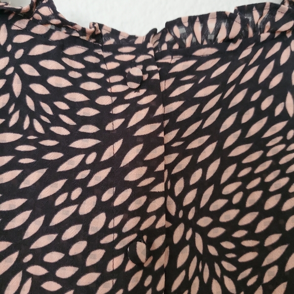 Who What Wear Contemporary Floral Pattern Blouse - Picture 5 of 7